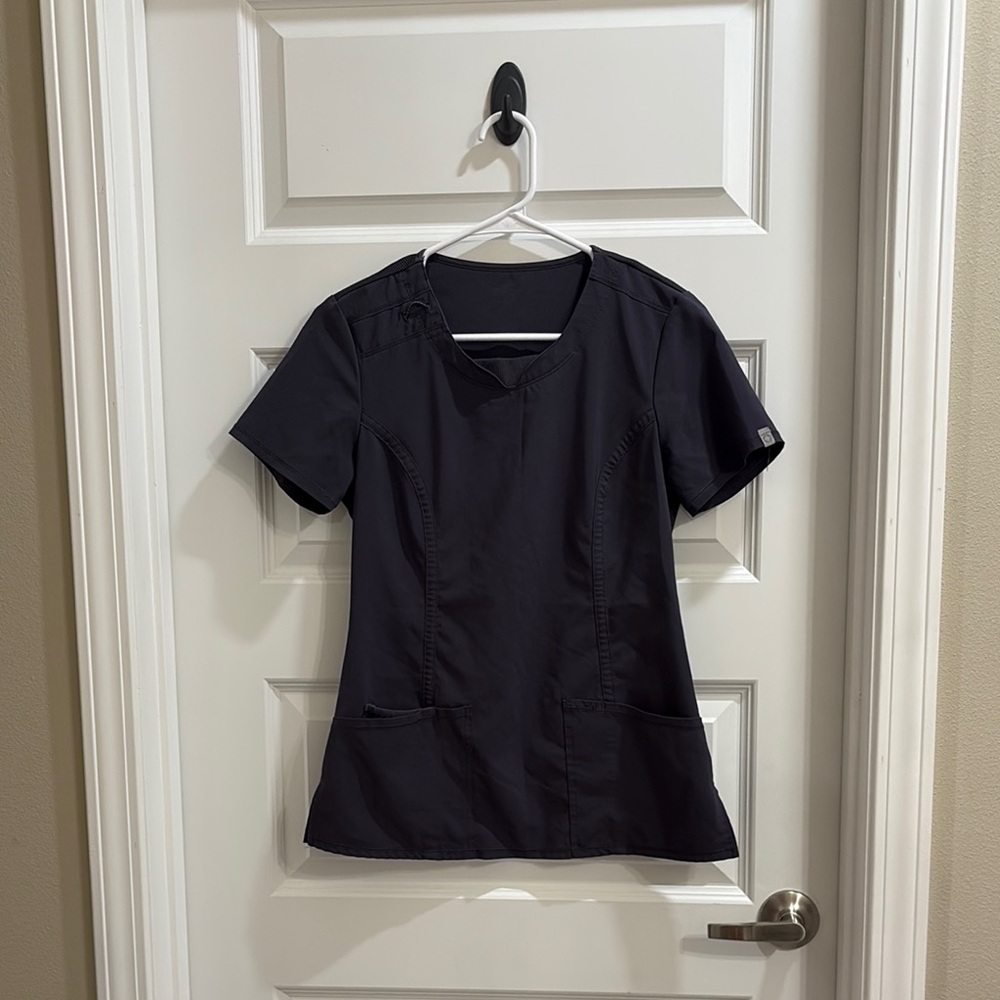 ✨Cherokee Scrub Top✨